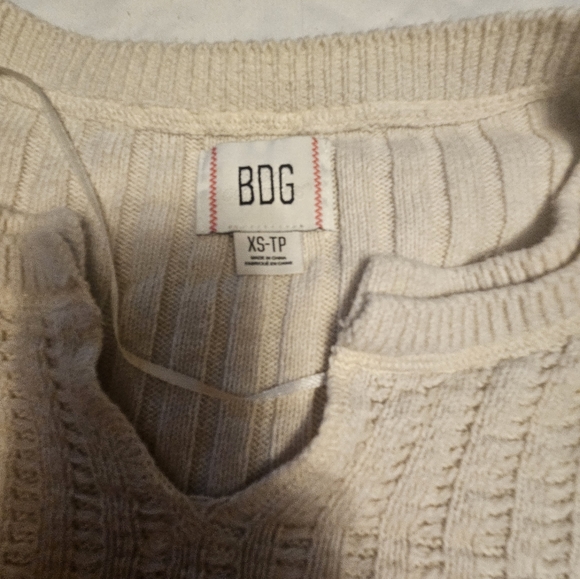 BDG cropped sweater size xs-s - Picture 4 of 6